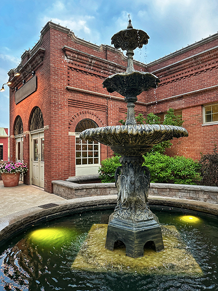 Fountain, Medina Town Square: Photograph © by Gerrie Paino